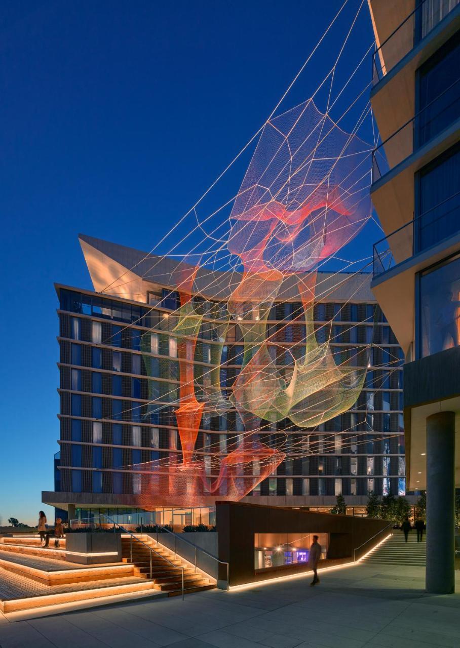 1 Hotel